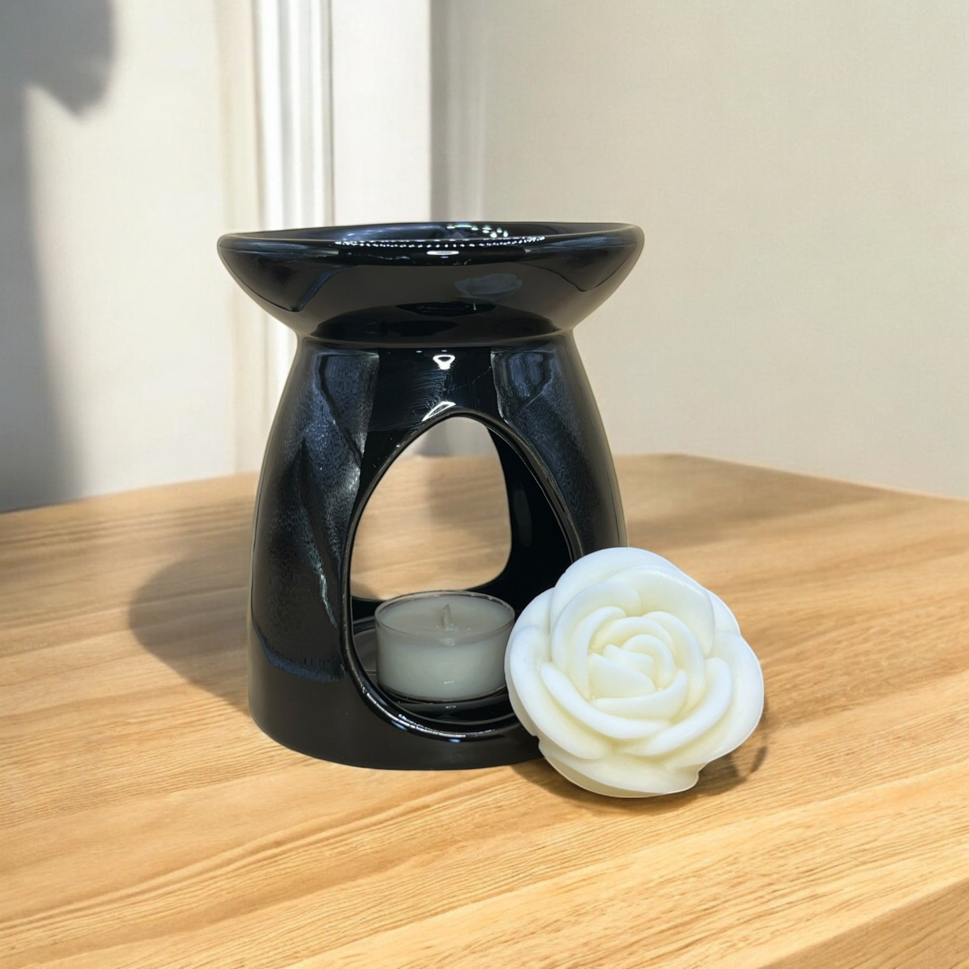 Ceramic wax melt burner, designed to melt your favorite wax melts while enhancing room ambiance